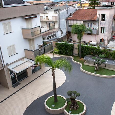 Casa Vacanza Lareggia Con Garage San Prisco Экстерьер фото