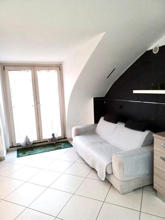 Casa Vacanza Lareggia Con Garage San Prisco Экстерьер фото