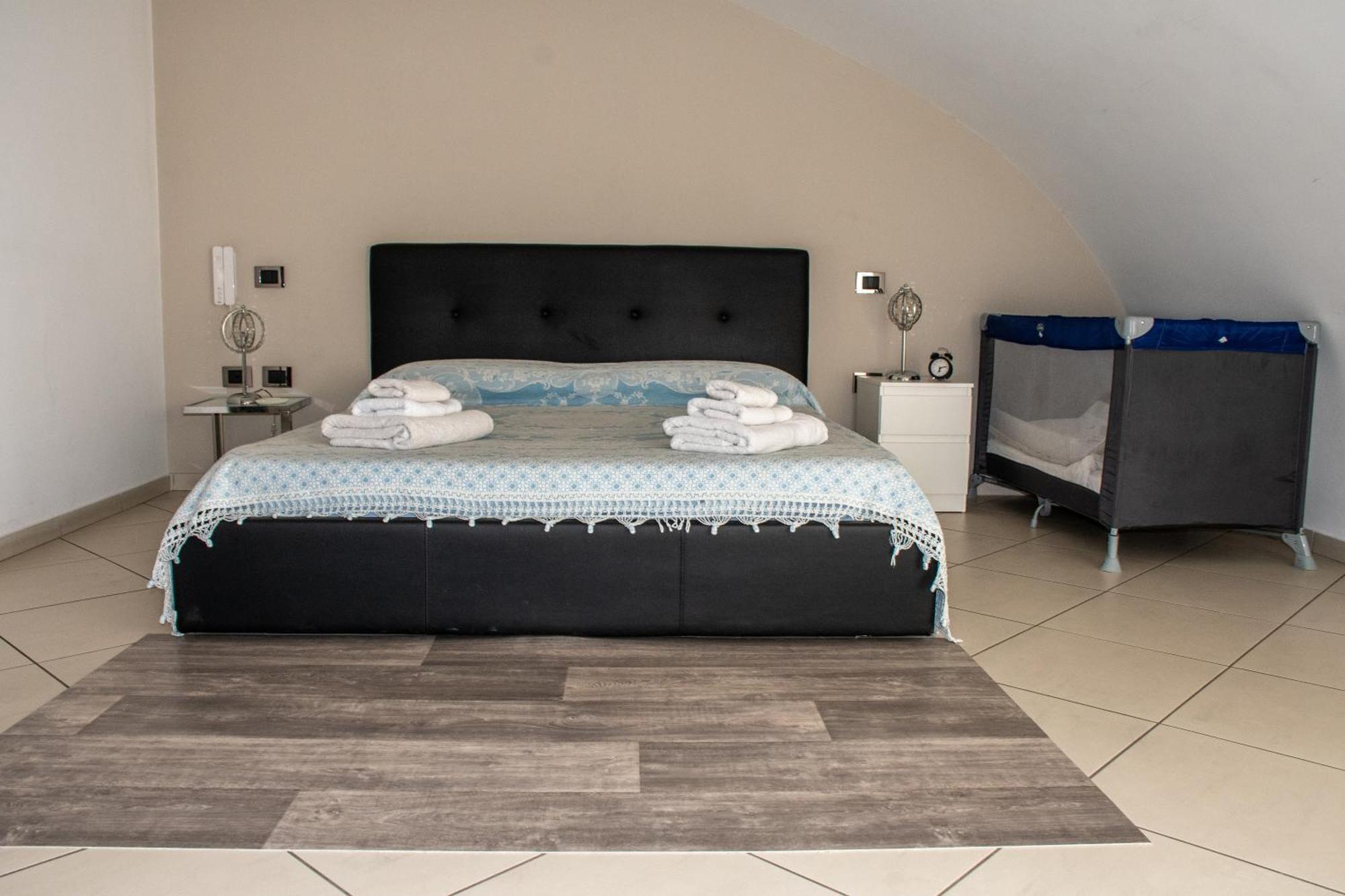 Casa Vacanza Lareggia Con Garage San Prisco Экстерьер фото