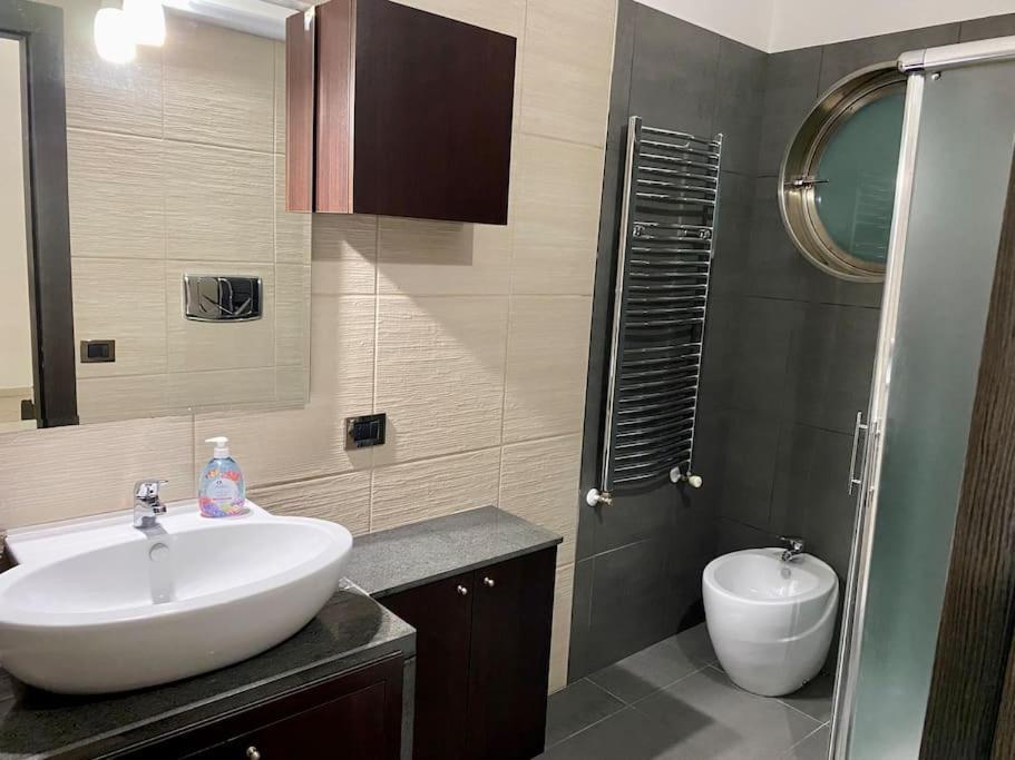 Casa Vacanza Lareggia Con Garage San Prisco Экстерьер фото